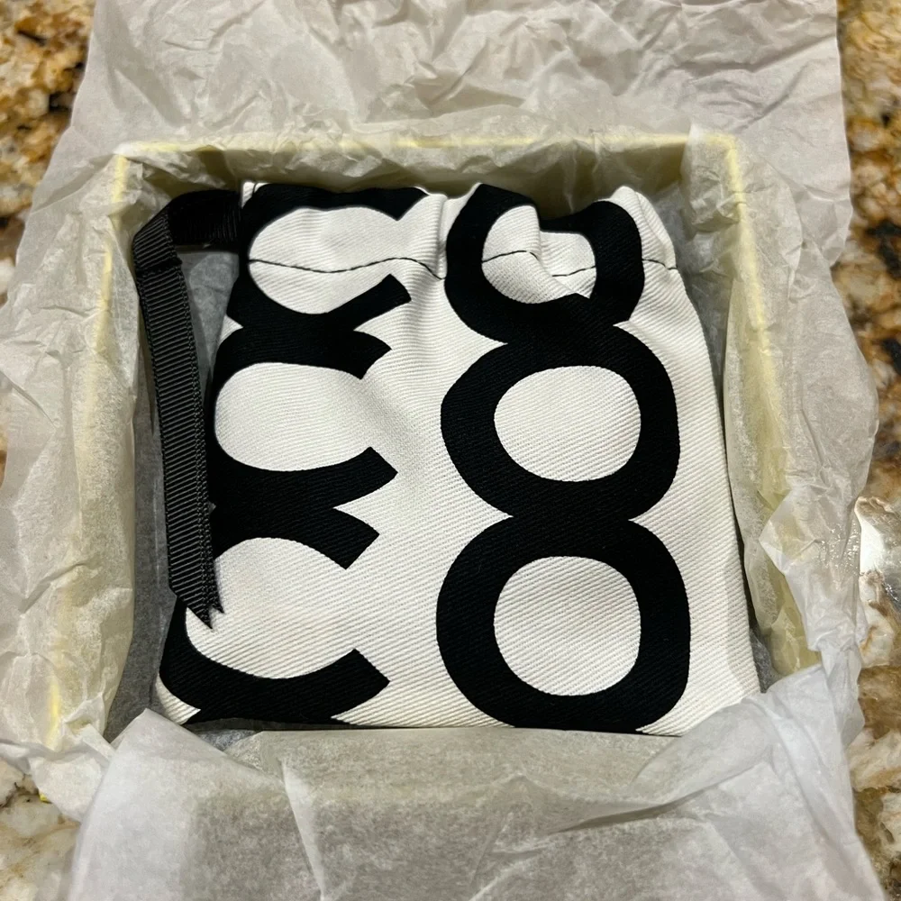 Marc Jacobs Gold Charm Bracelet with 5 Charms - Picture 3 of 8